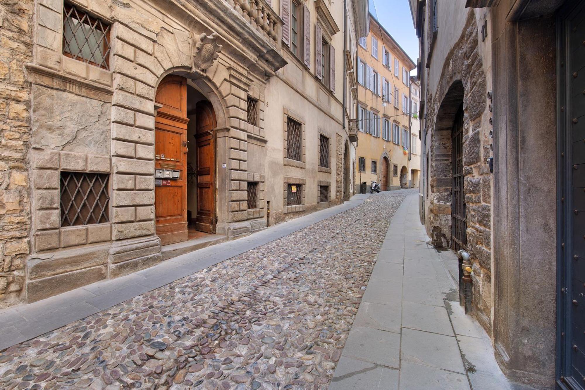 Penthouse In Citta Alta - Bergamo Apartment Exterior photo